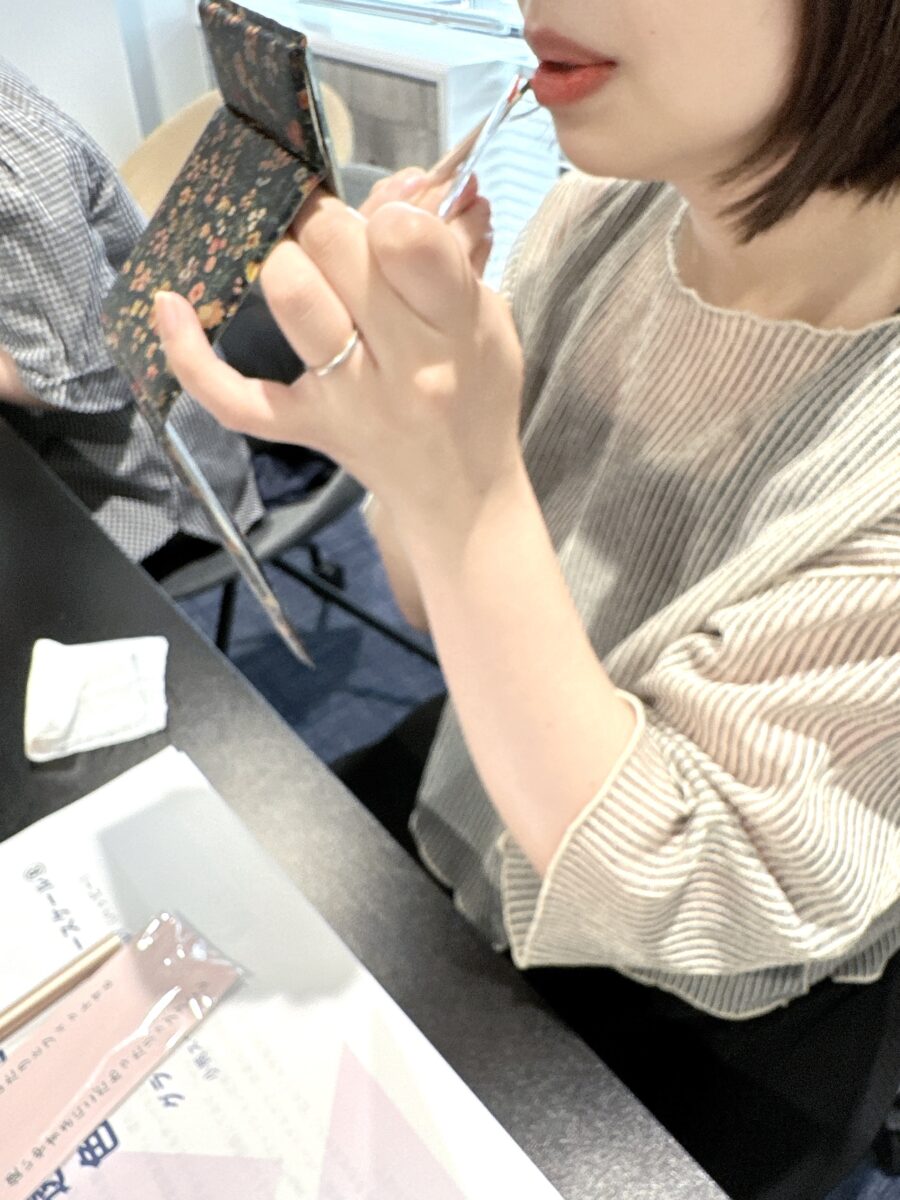 あなたの透明感を引き出す色選び講座