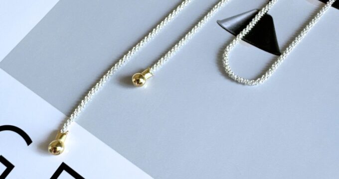 留め具がないネックレス