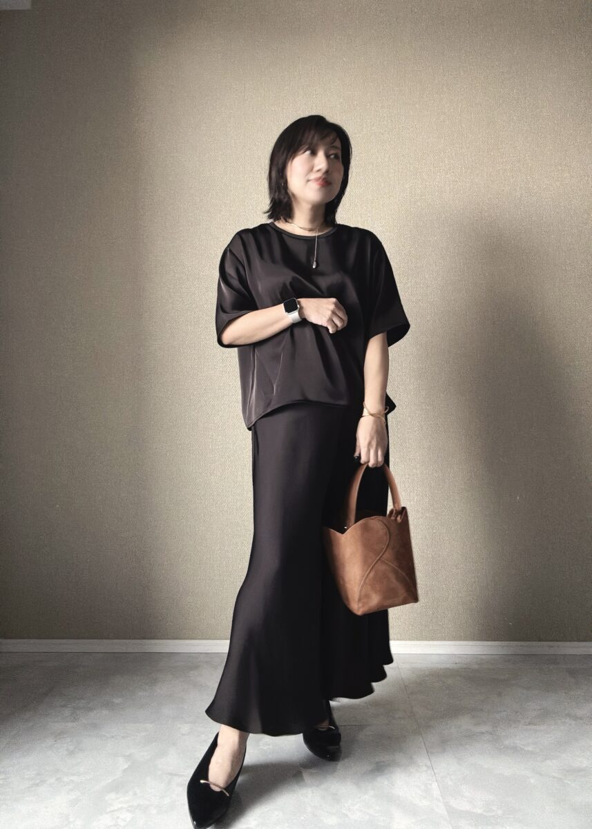 サテンロングスカート　ユニクロ