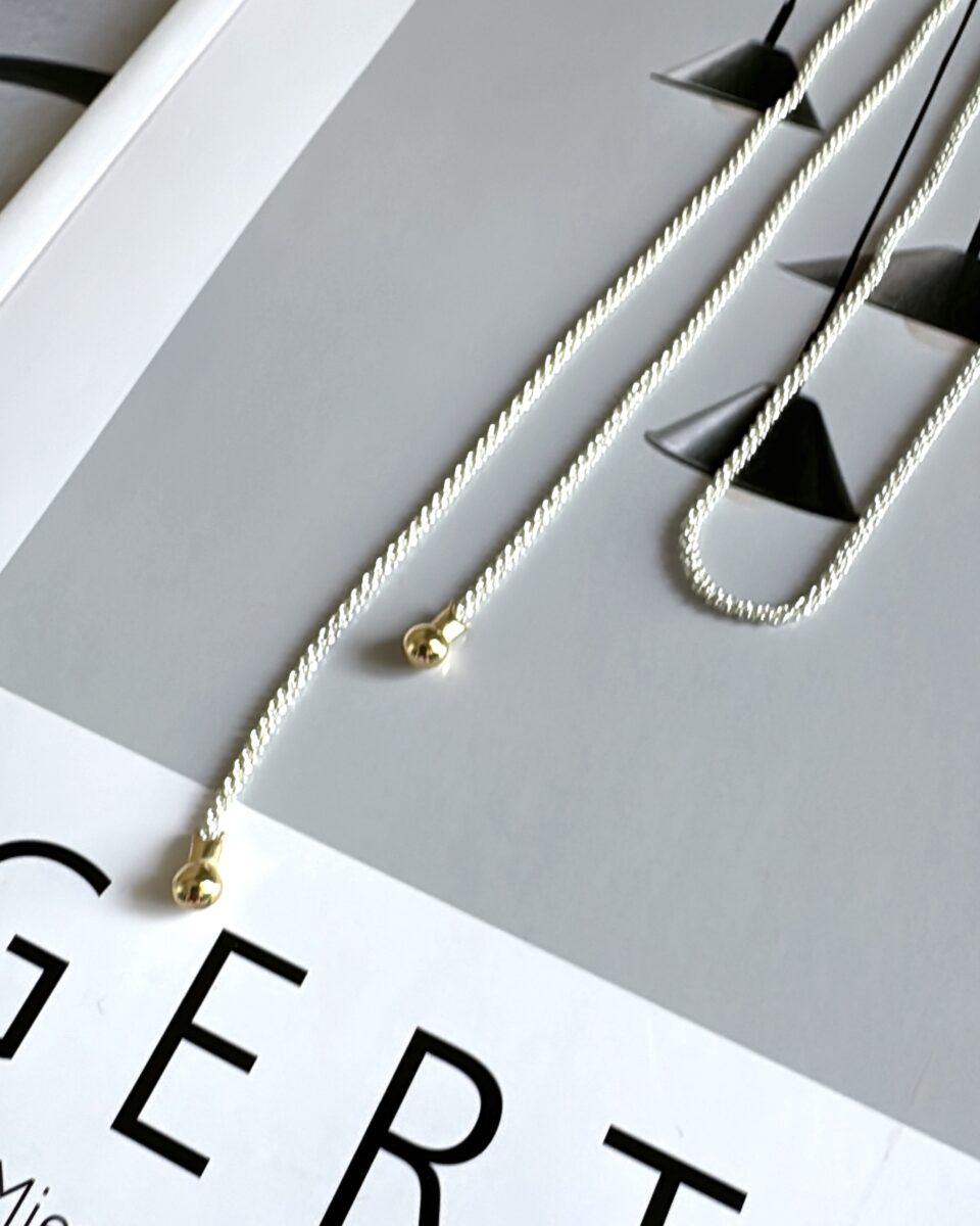 留め具がないネックレス