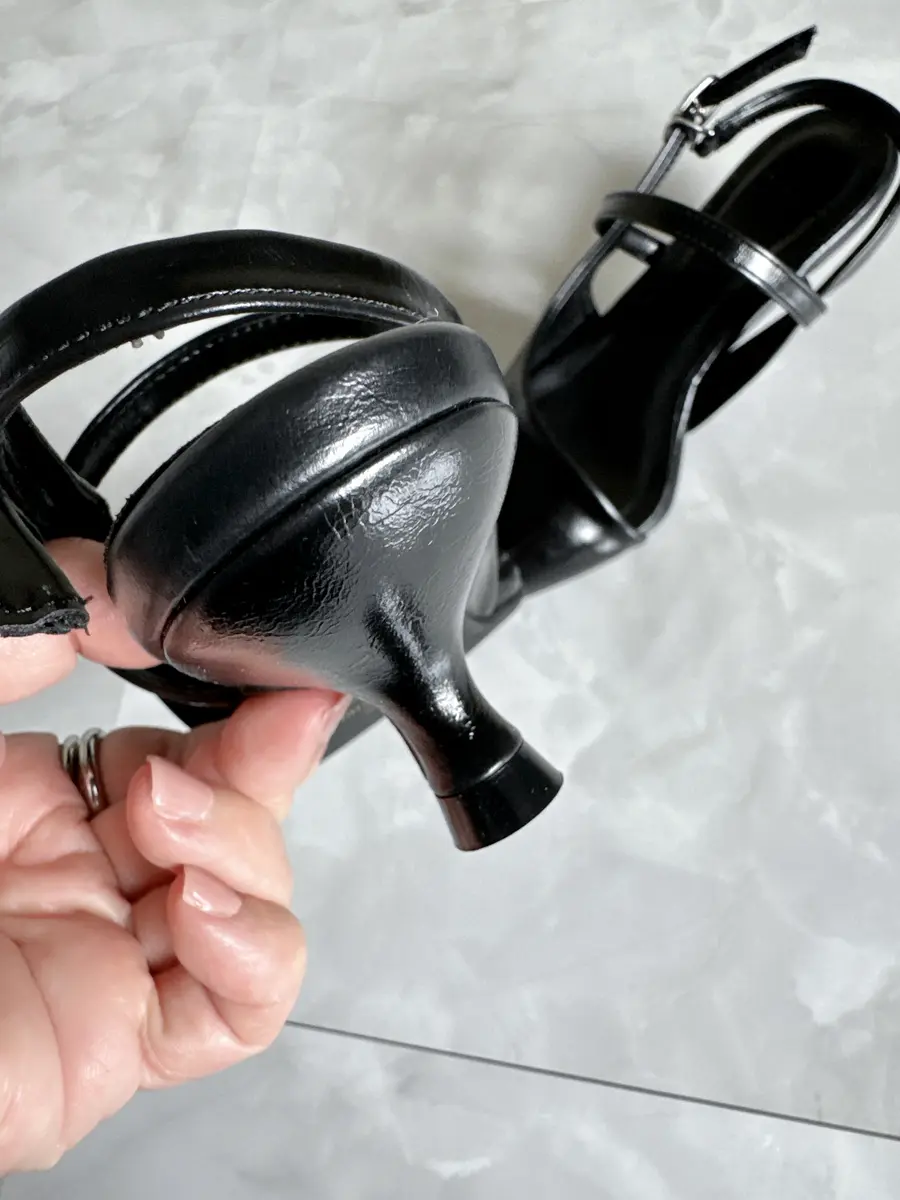 小さいサイズ　パンプス　歩きやすい